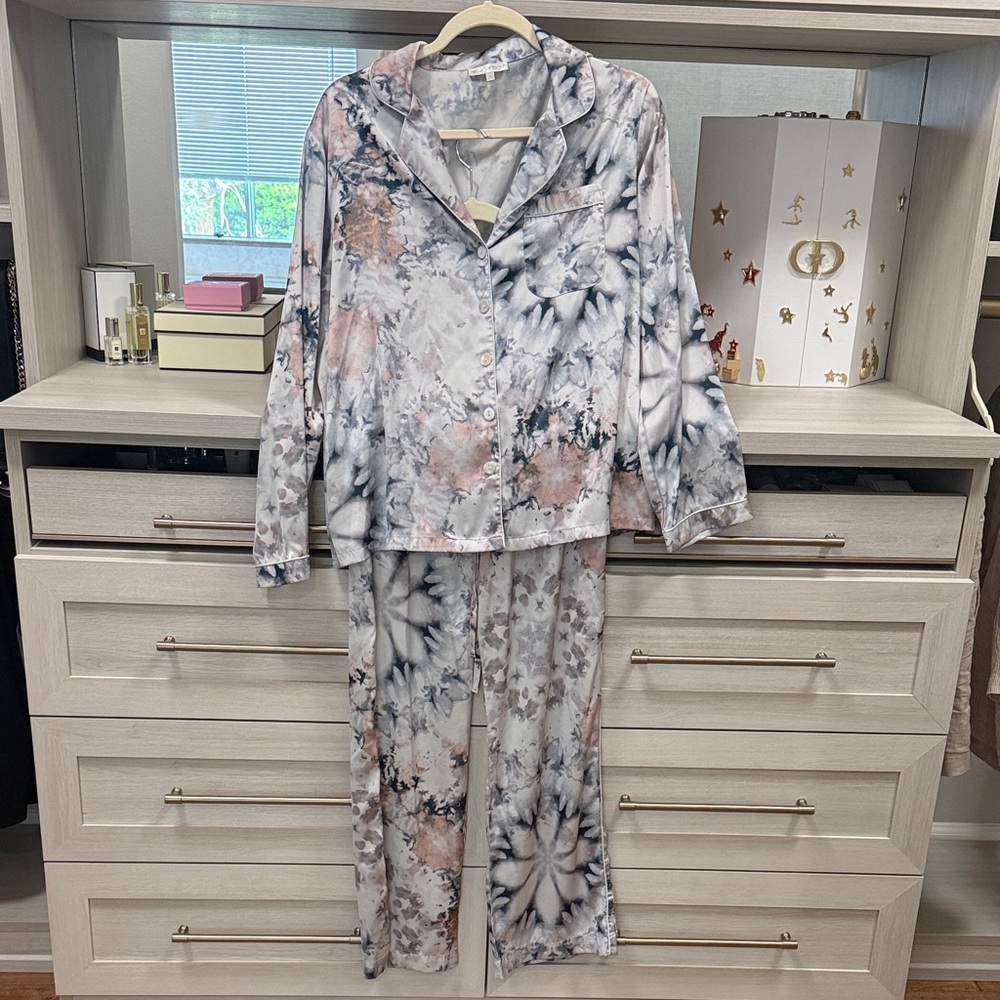 Elegant Tie-Dye Loungewear Set in Blue, Grey, and Orange